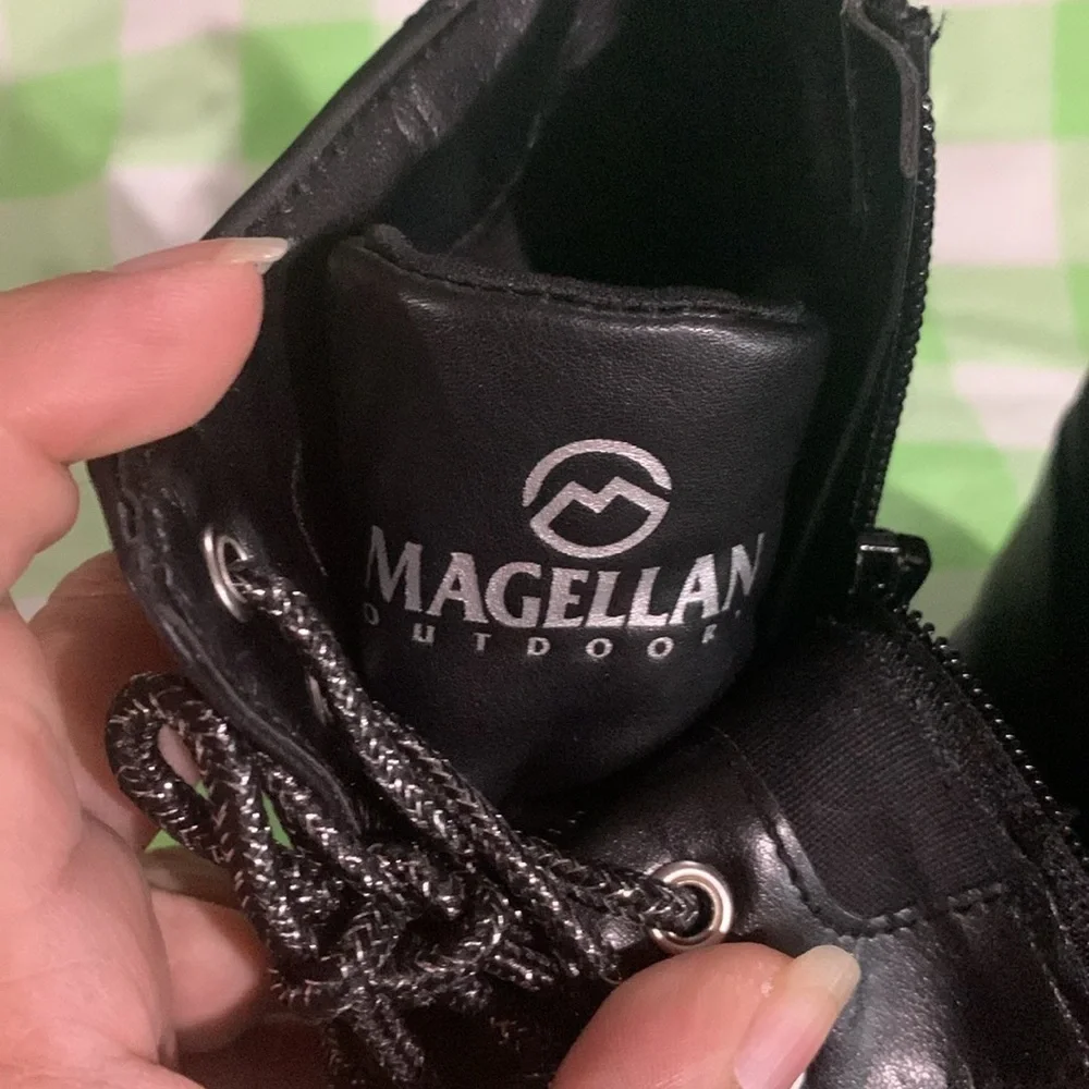 Magellan boots NEW
